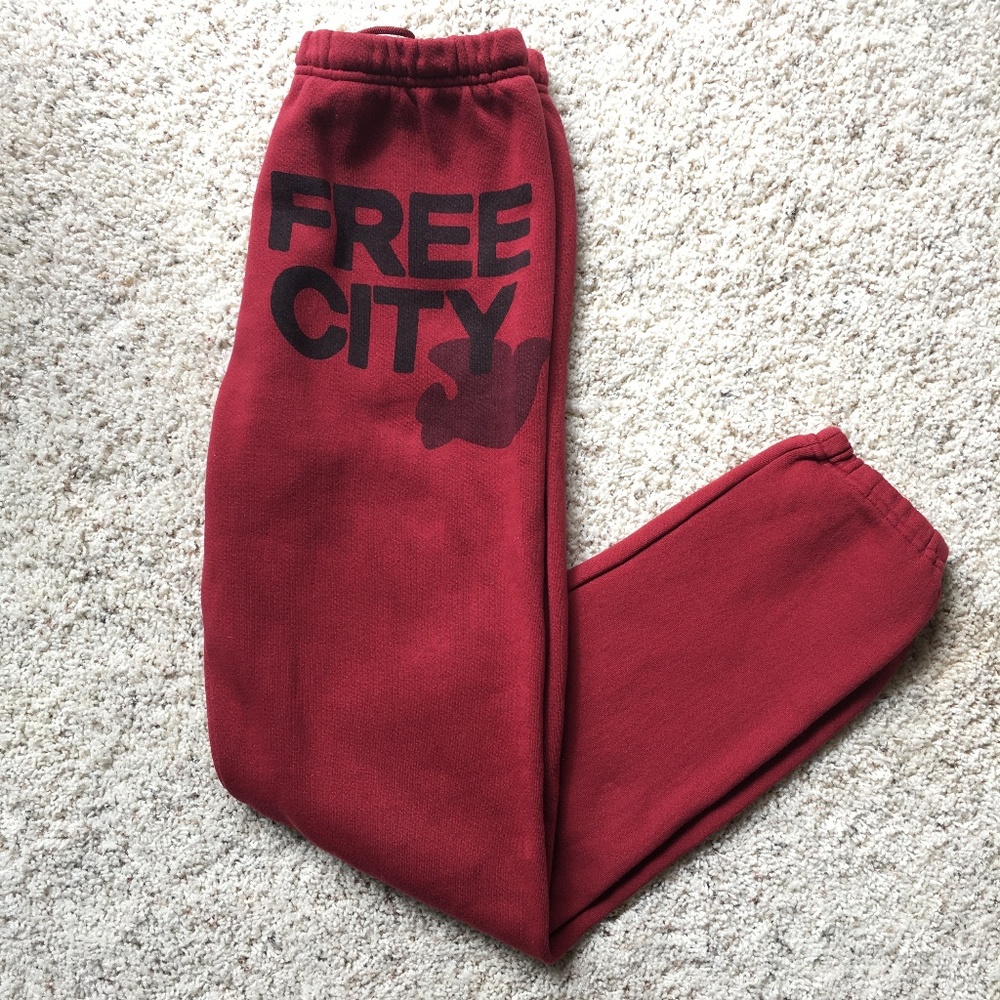 FREE CITY SWEATS